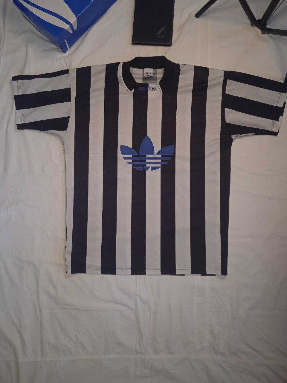 Футболка adidas .