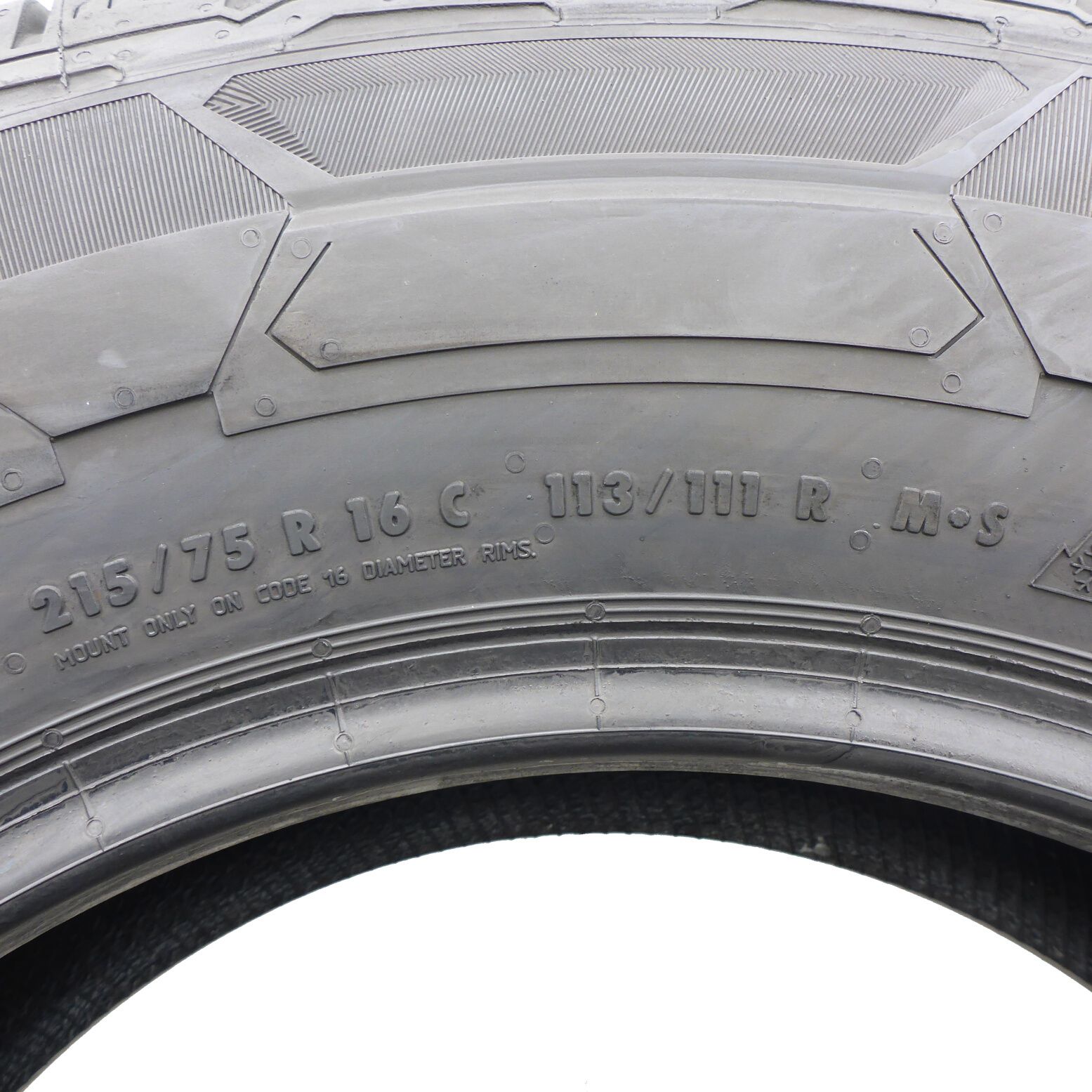 Opony 215/75/16C Continental 215/75R16C 113/111R Zimowe 2024 8,5-9,5mm