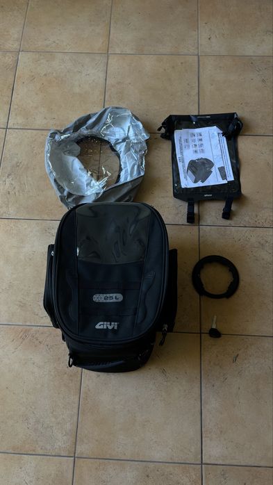 Saco Sobredepósito Givi TanklockED UT810 – 25L Extensível