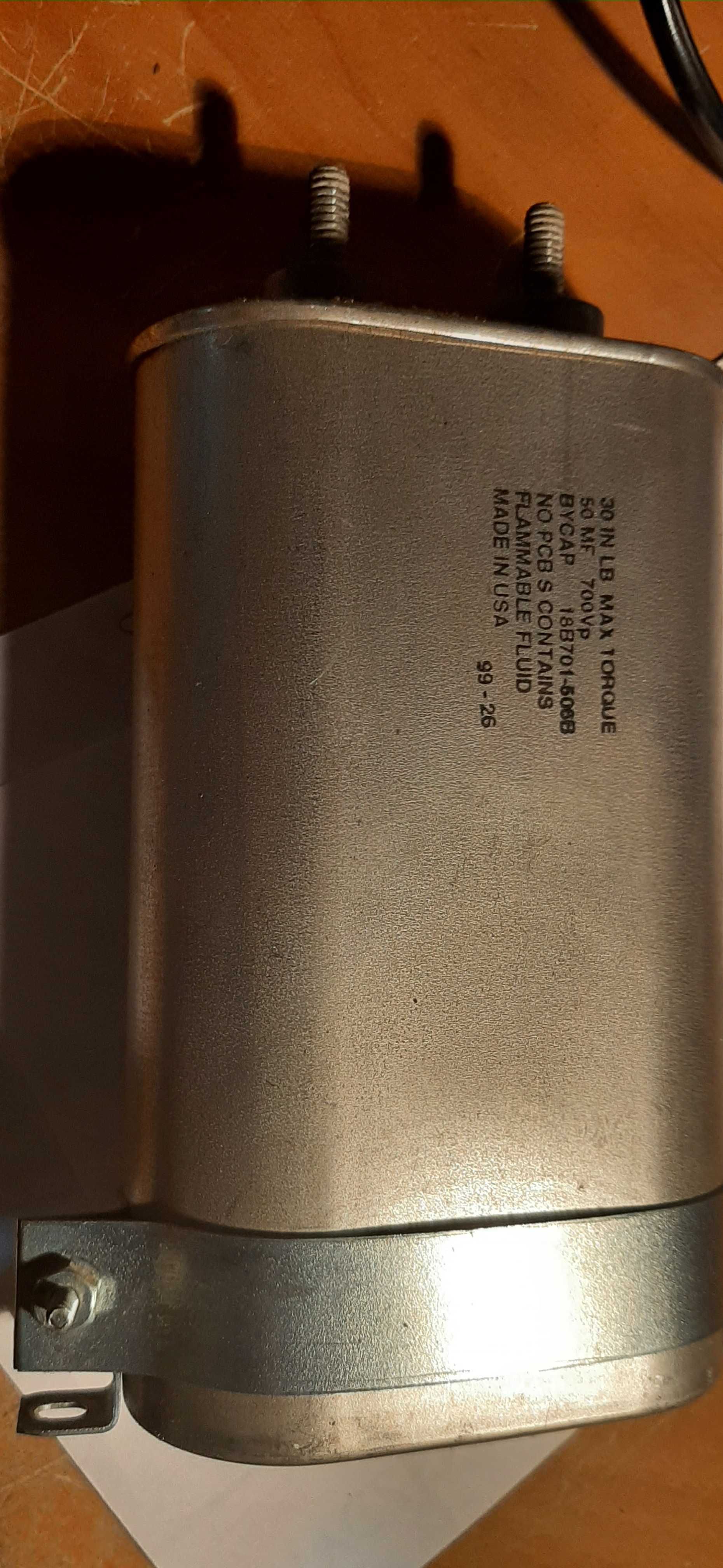 Kondesatory elektolityczne  2,400 /450V,10 MFD/1000V,50MFD/700V.
