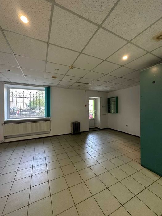 Продаж комерційне приміщення р-н кінотеатру Космос