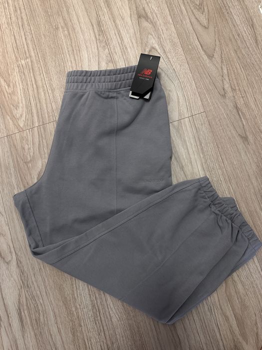 Женские спортивные штаны New Balance