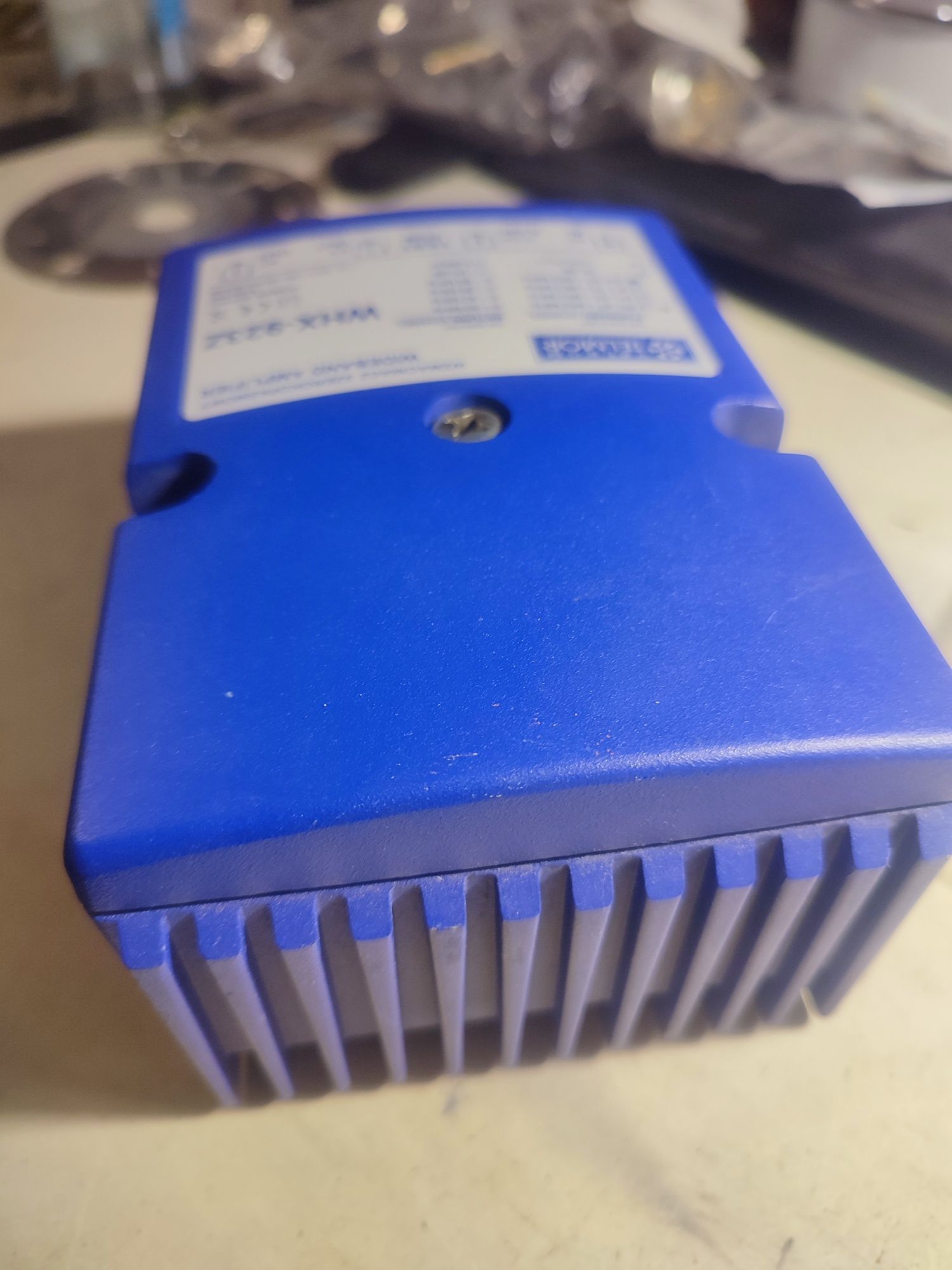 Wzmacniacz  antenowy telkom telmor WHX-923Z budynkowy , szerokopasmowy