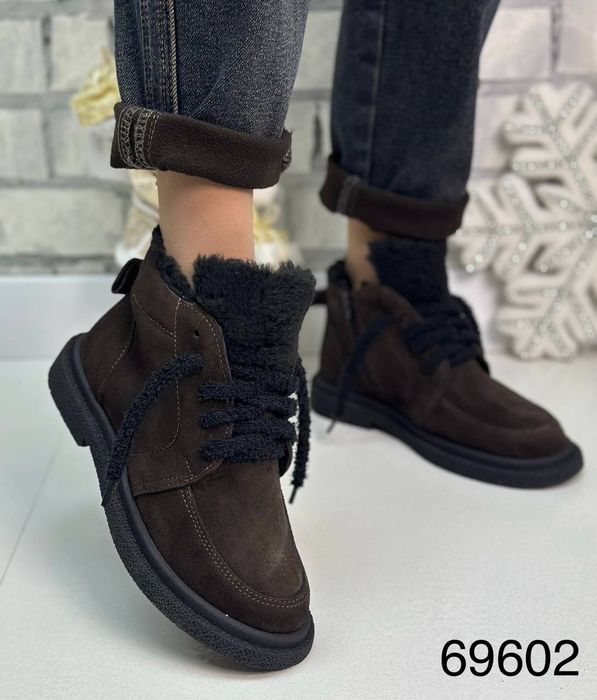 Жіночі шкіряні зимові черевики в кольорах