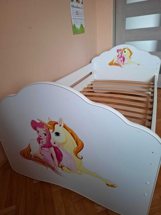 Łóżko dla dziewczynki