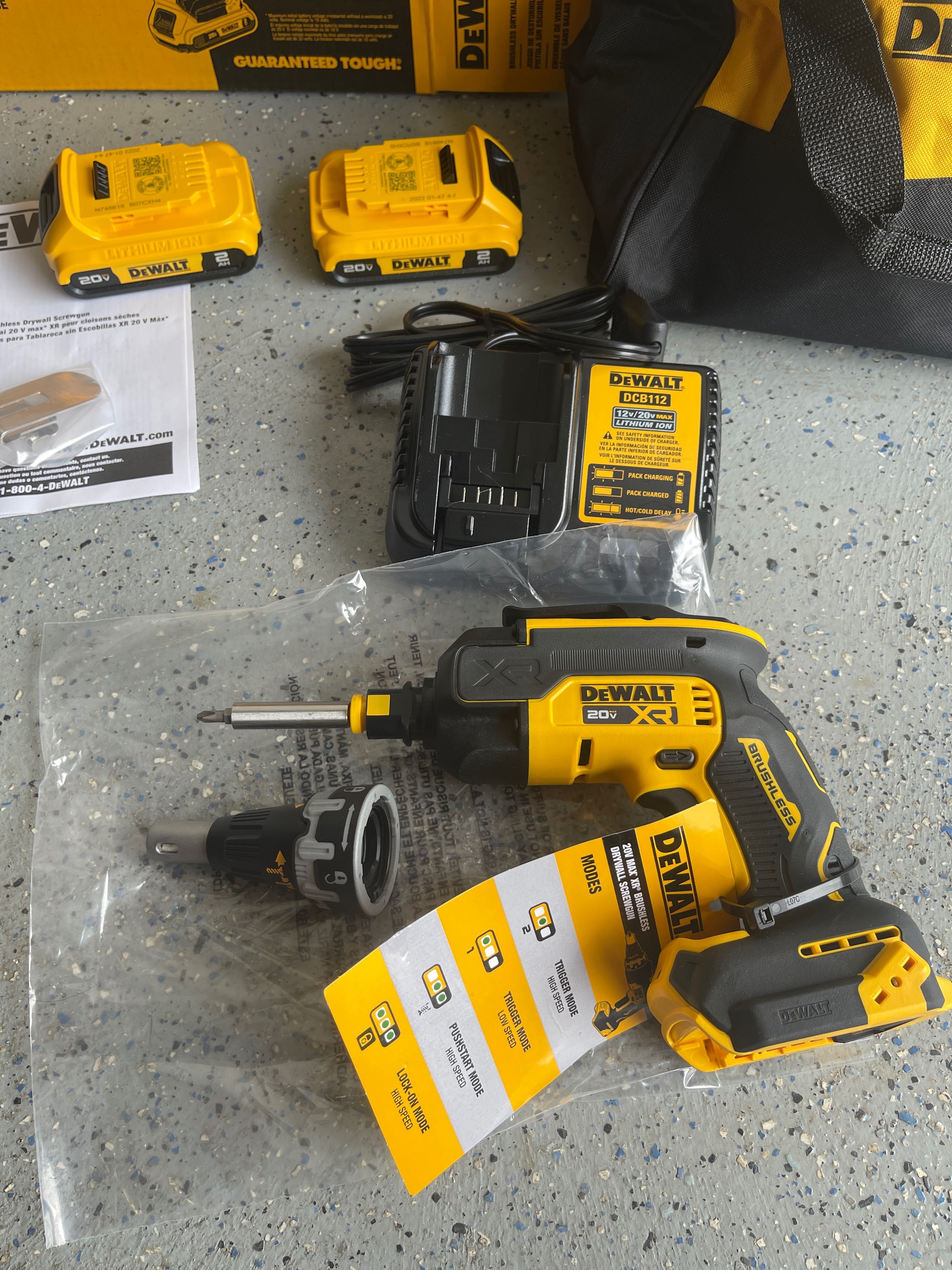 Dewalt Pladur NOVO  MODELO DCF 630