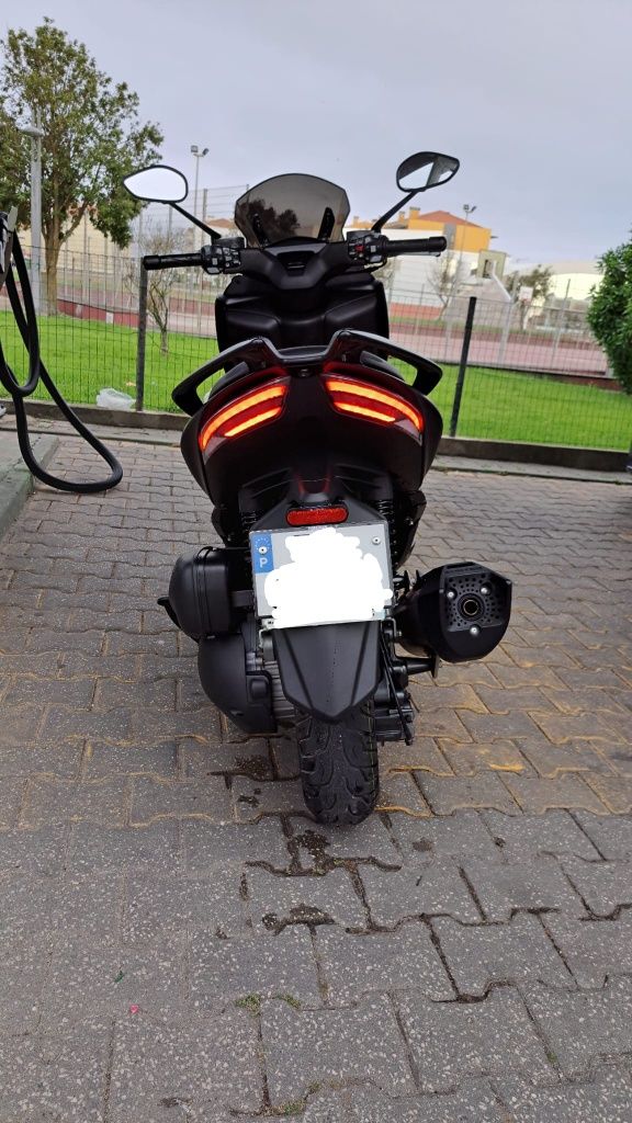 Mota Maxi Scooter Zontes 350D