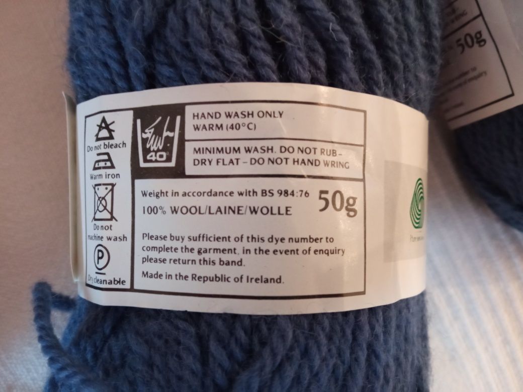 Granatowa wełna 100%, 10 motków po 50g