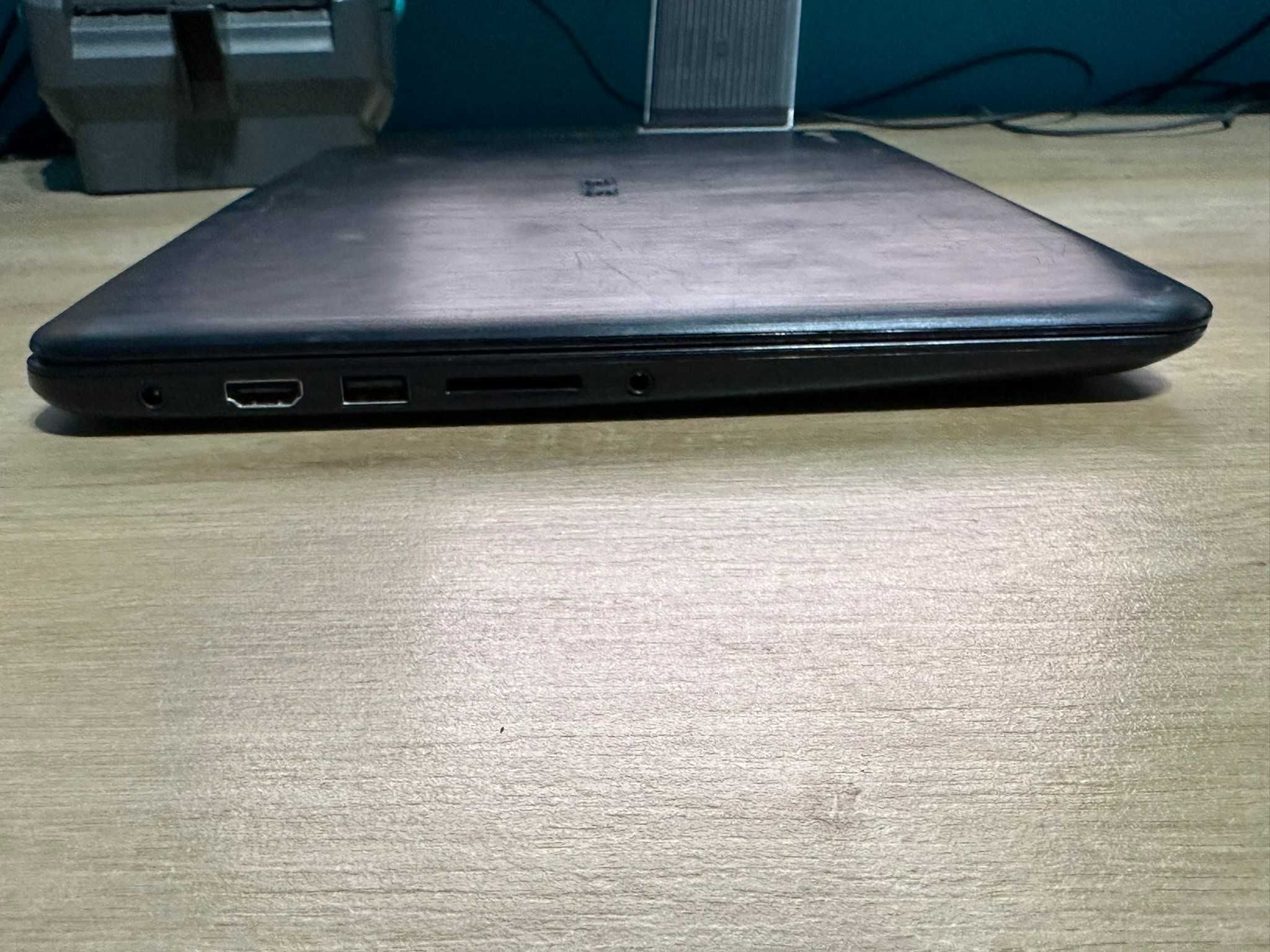 Laptop 13,3 cala Asus C300 4GB RAM HDMI