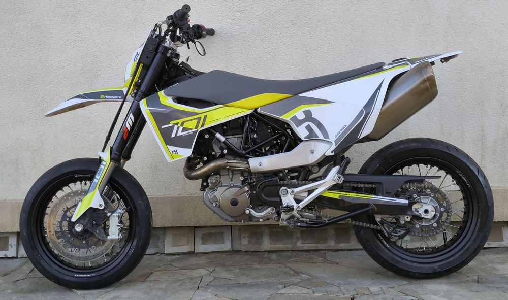 Husqvarna 701  (2023) SUPER MOTO (KTM690,GAS GAS700)