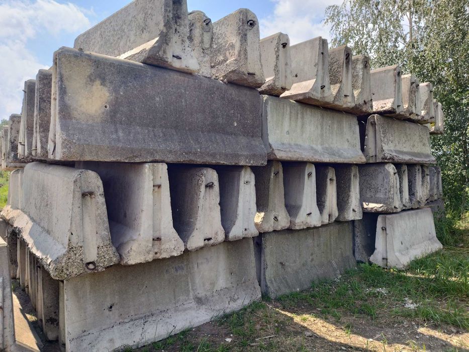 Bariery betonowe dwustronne III gatunek - używane, uszkodzone