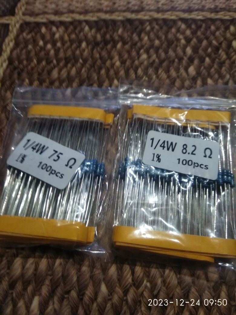 Резистори  1/4 w  і Smd резистори, кнопка smd.