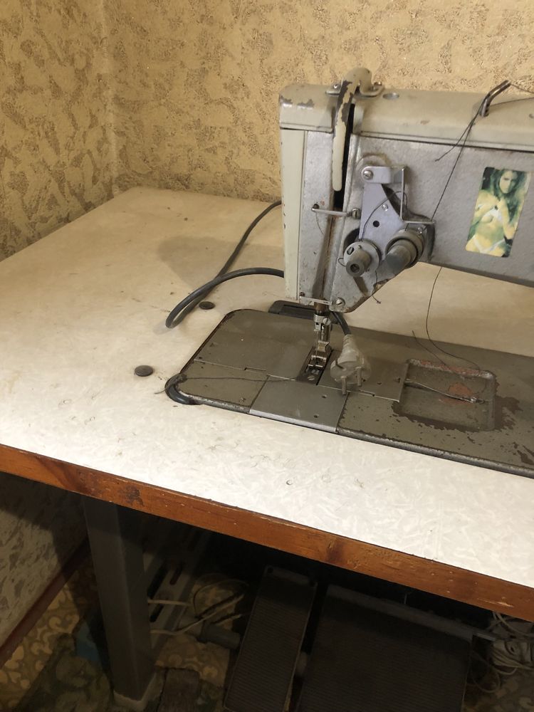 Продам швейну промислову машинку 862 клас