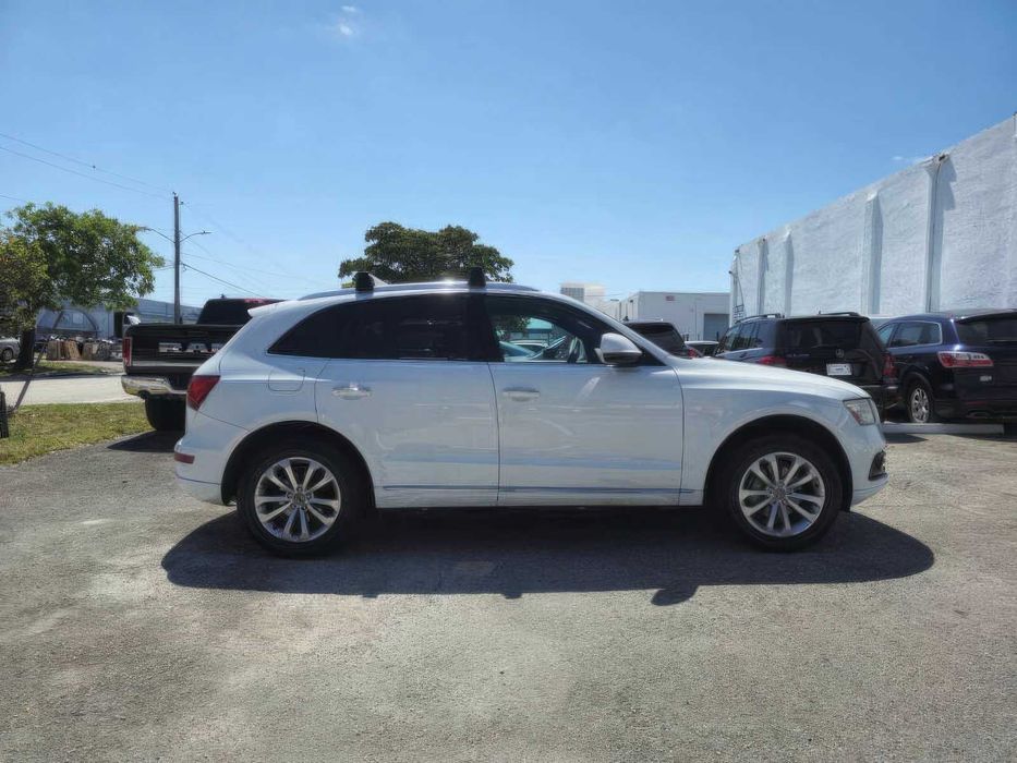 Audi Q5      2015