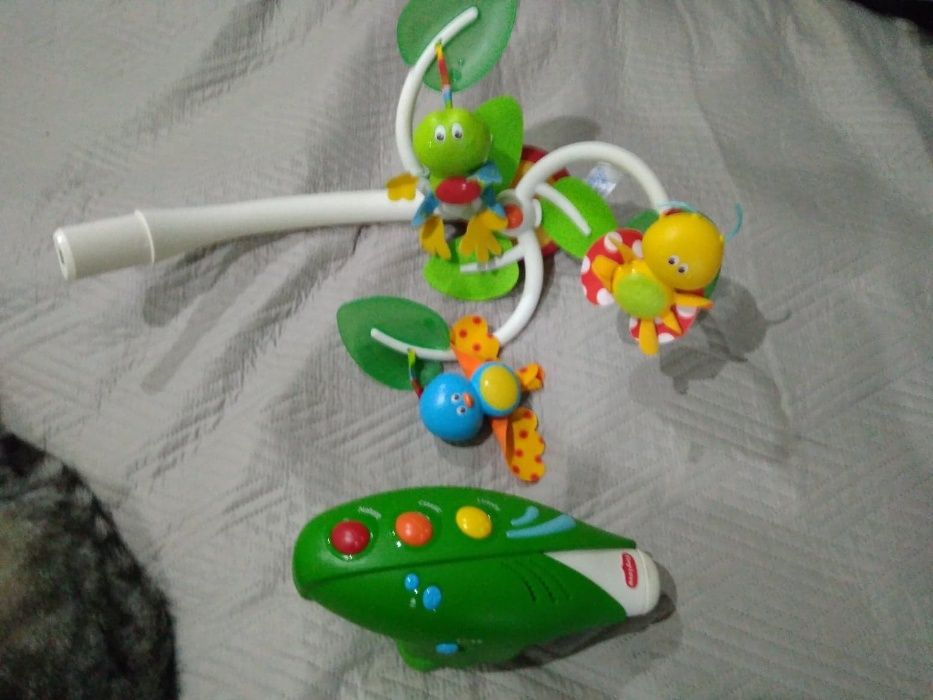 мобиль Tiny Love и пеленальный столик