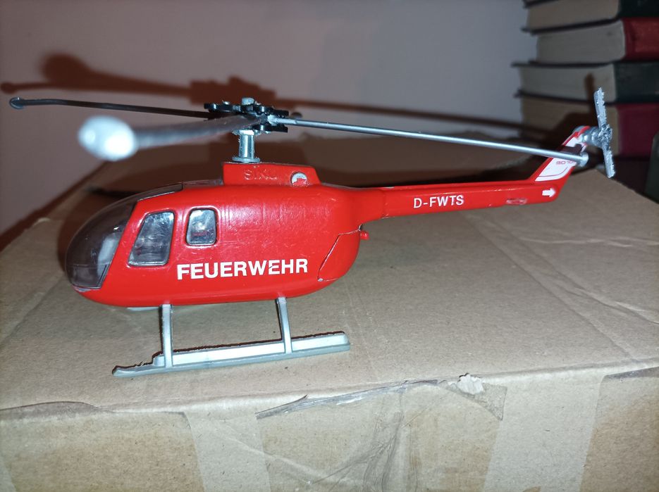 Helikopter Bolkow Bo 105 siku skala 1:55