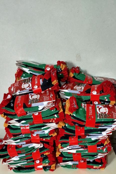 Świąteczne Skarpetki bawełniane dziecięce 23-26  prezent mikołajki  
W