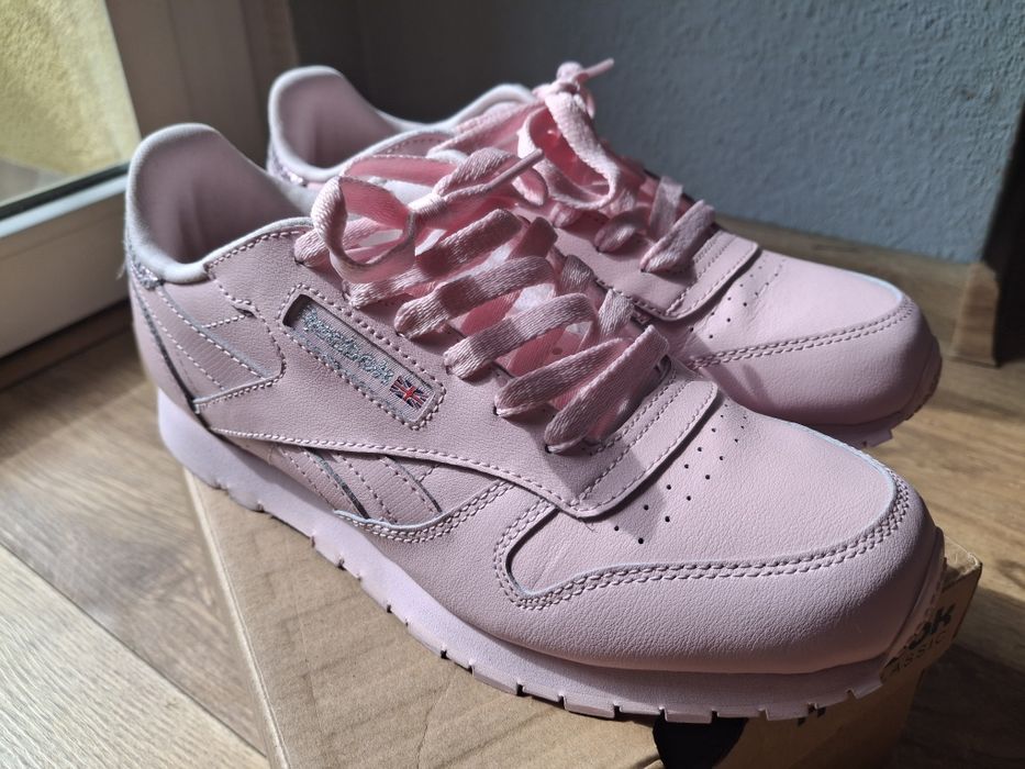 Buty damskie Reebok Classic BD5898 r. 36.5