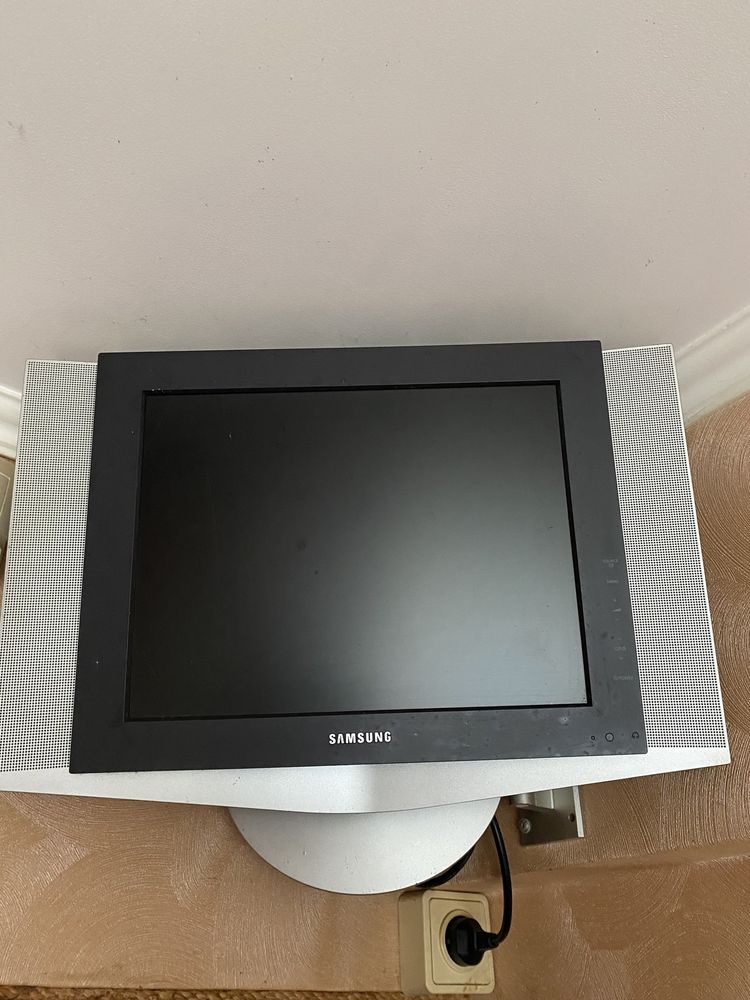 Телевизор Samsung LE15S51BP с креплением. Телевізор ЛЕД з кріпленнням