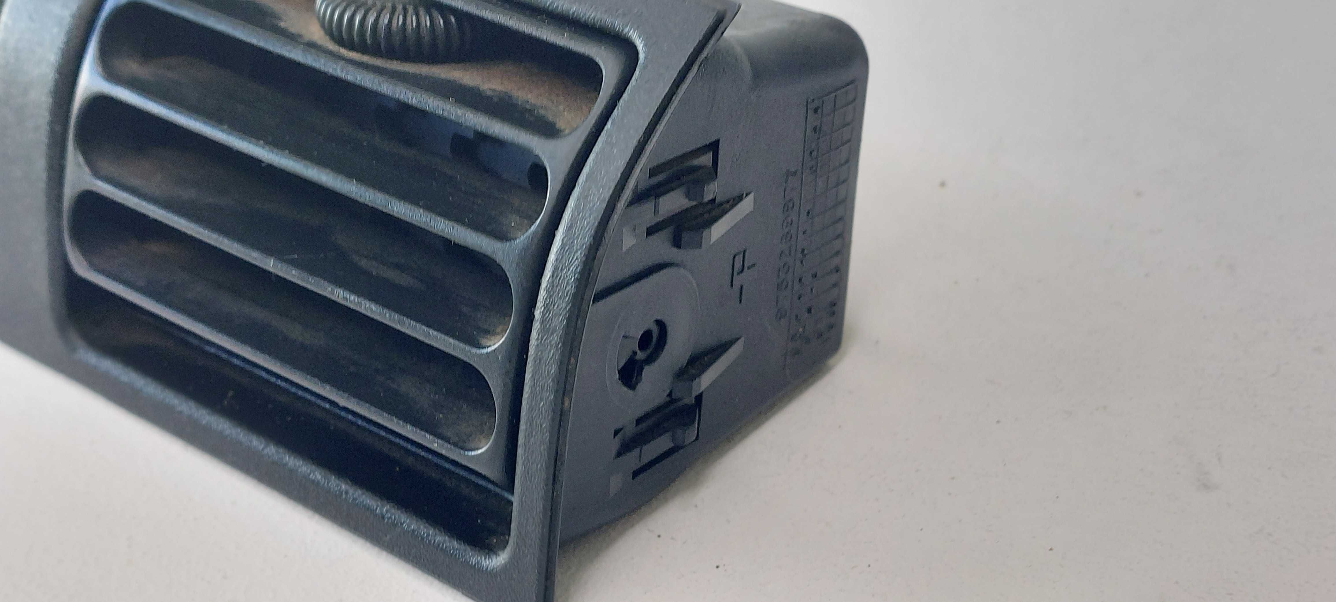 Peugeot 205 Mk2 Fase 2 Grelha Central Tablier Interior Preto