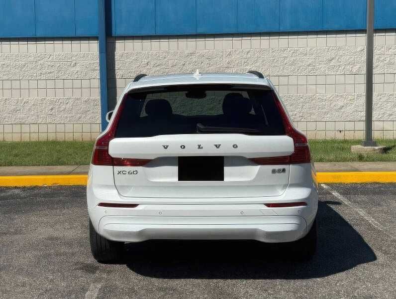 2022 Volvo XC60 B5 Momentum