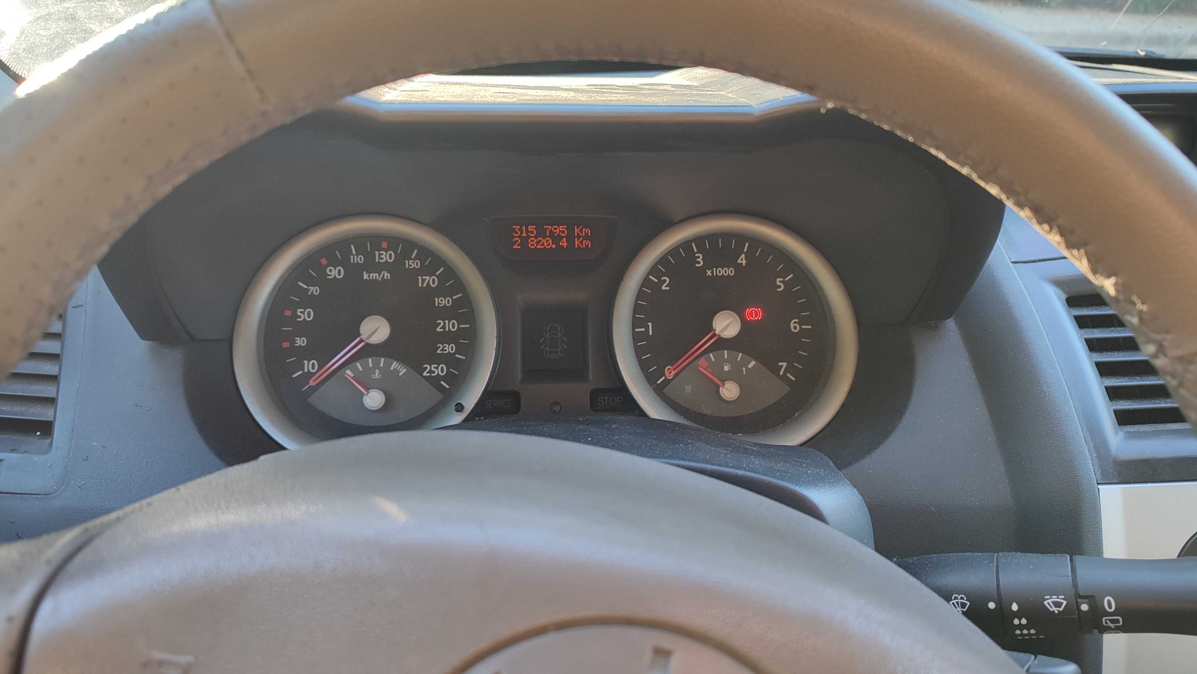 Carrinha Megane 2 1.9 DCI com avaria
