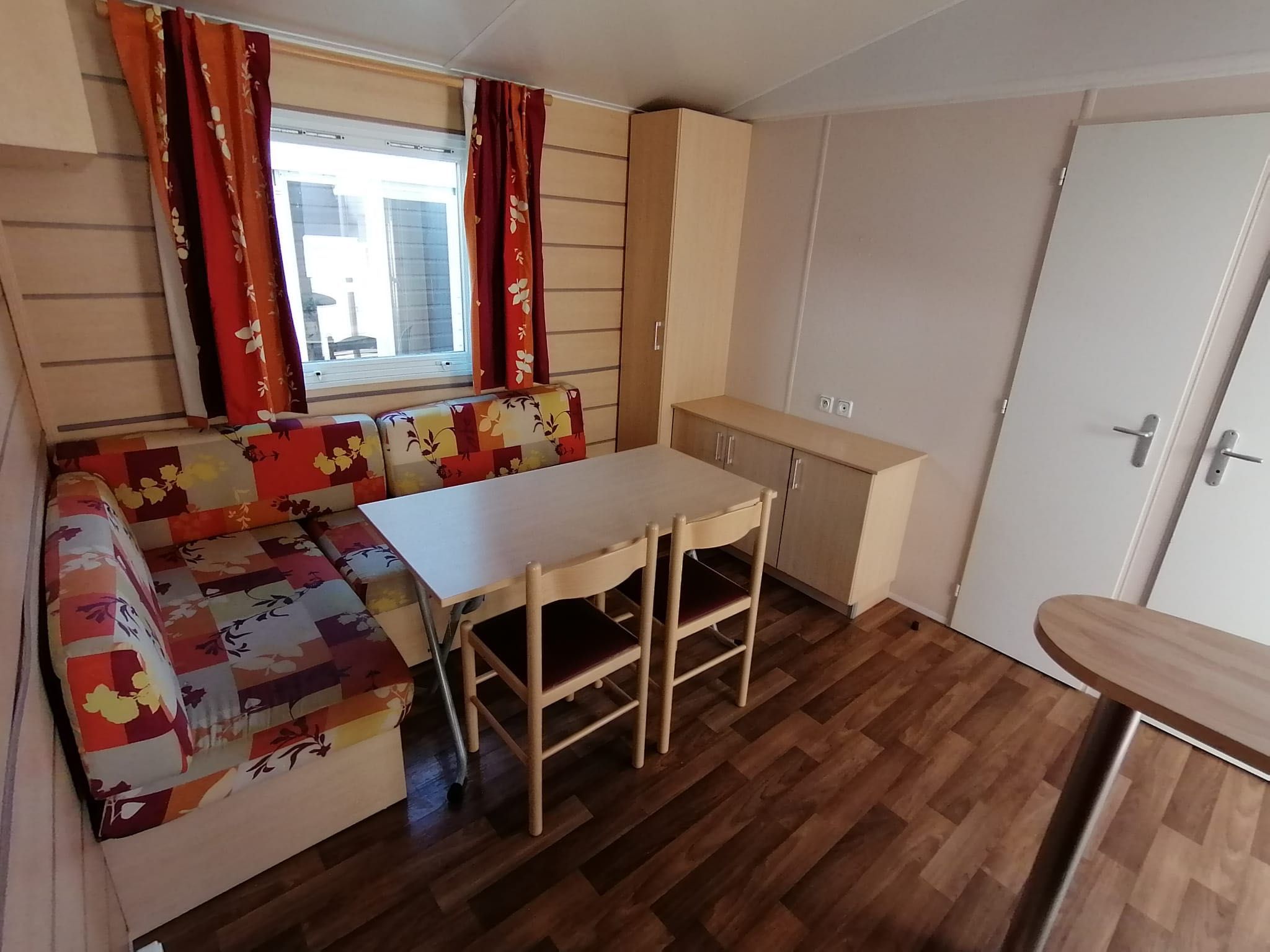 MOBILE HOME IRM SUPER MERCURE DE 8X4 METROS EM LEIRIA.
