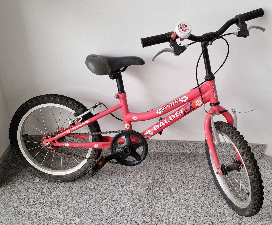 Bicicleta para criança (35€ Negociável) para desocupar espaço