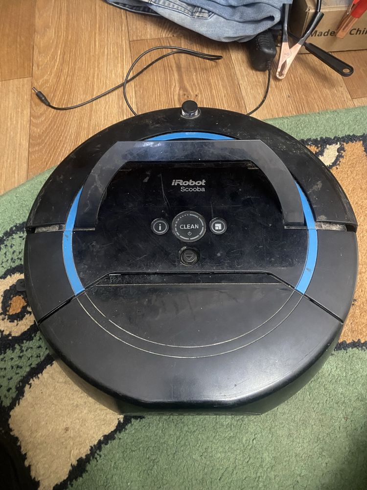 Робот пилосос iRobot Scooba 450