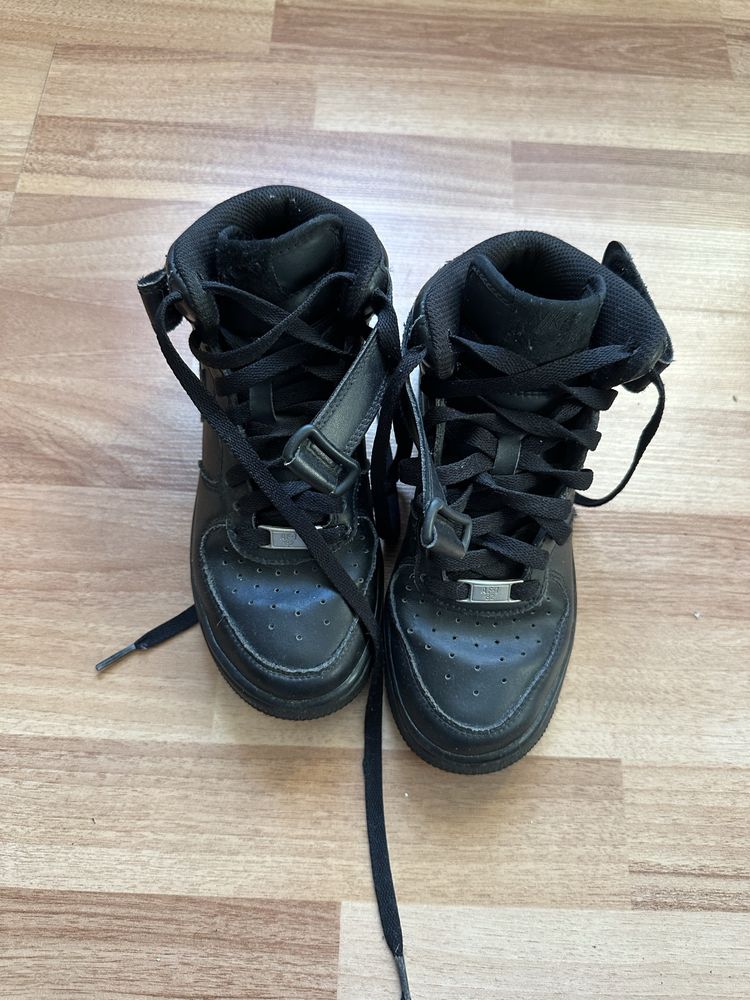 Дитячі кросівки Nike Air Force 1 Mid