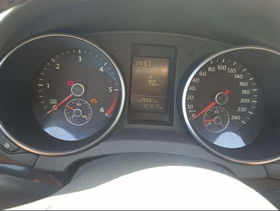 VW Golf 1.6 TDI 105 CV