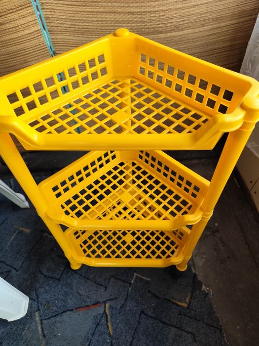 Regał na zabawki na kółkach żółty - stan nowy