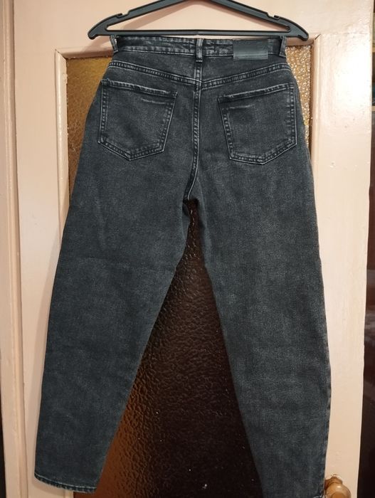 Продам женские джинсы момы