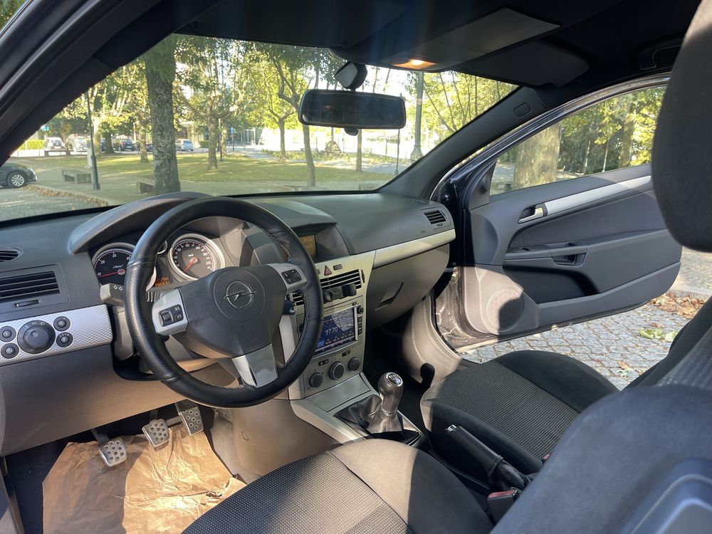 Opel Astra GTC 1.3 CDTI 90 CV