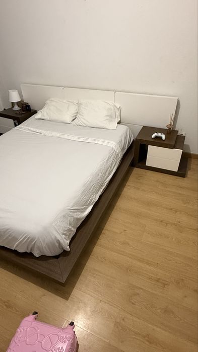 Cama c/ cabeceira e gavetas estilo Japanese espetacular