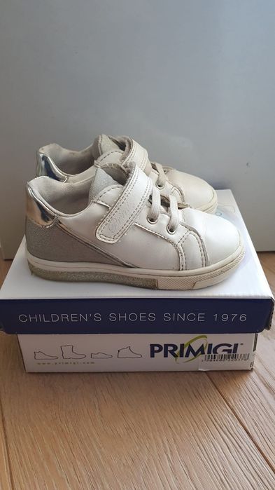 Buty snickersy Primigi 22 po jednym dziecku skórzane w środku