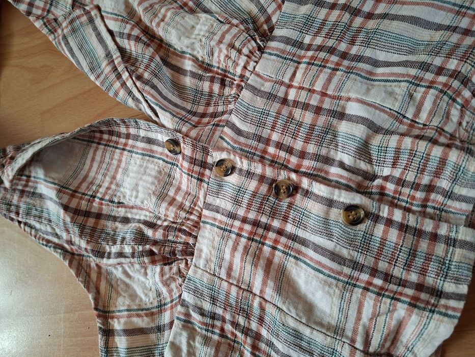 Kamizelka w kratkę