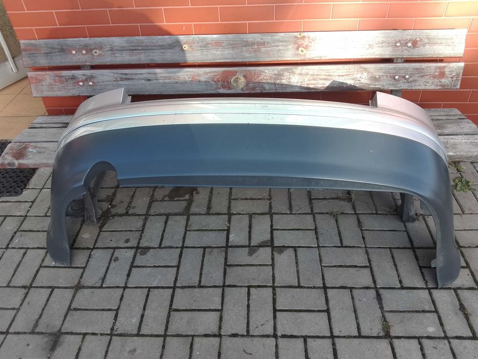 AUDI A4 B6 sedan zderzak tył pod kolor LA7W