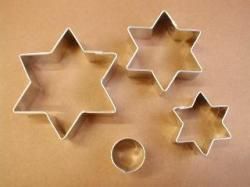 Zestaw foremek do stworzenia choinki z piernika