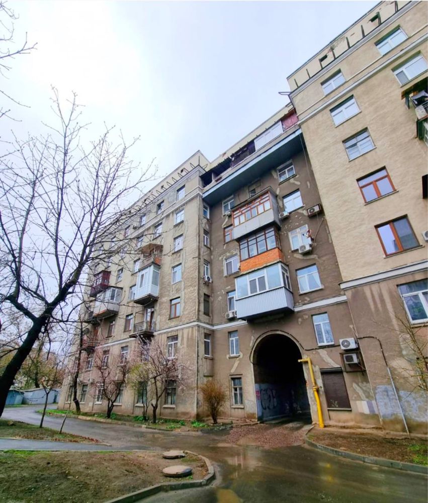 2 комнатная квартира, ЦЕНТР, ж/б перекрытия, 2 этаж, Євідновлення