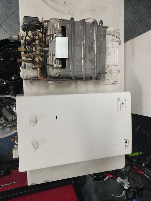 Ferolli piec piecyk gazowy junkers przeplywowy 2szt