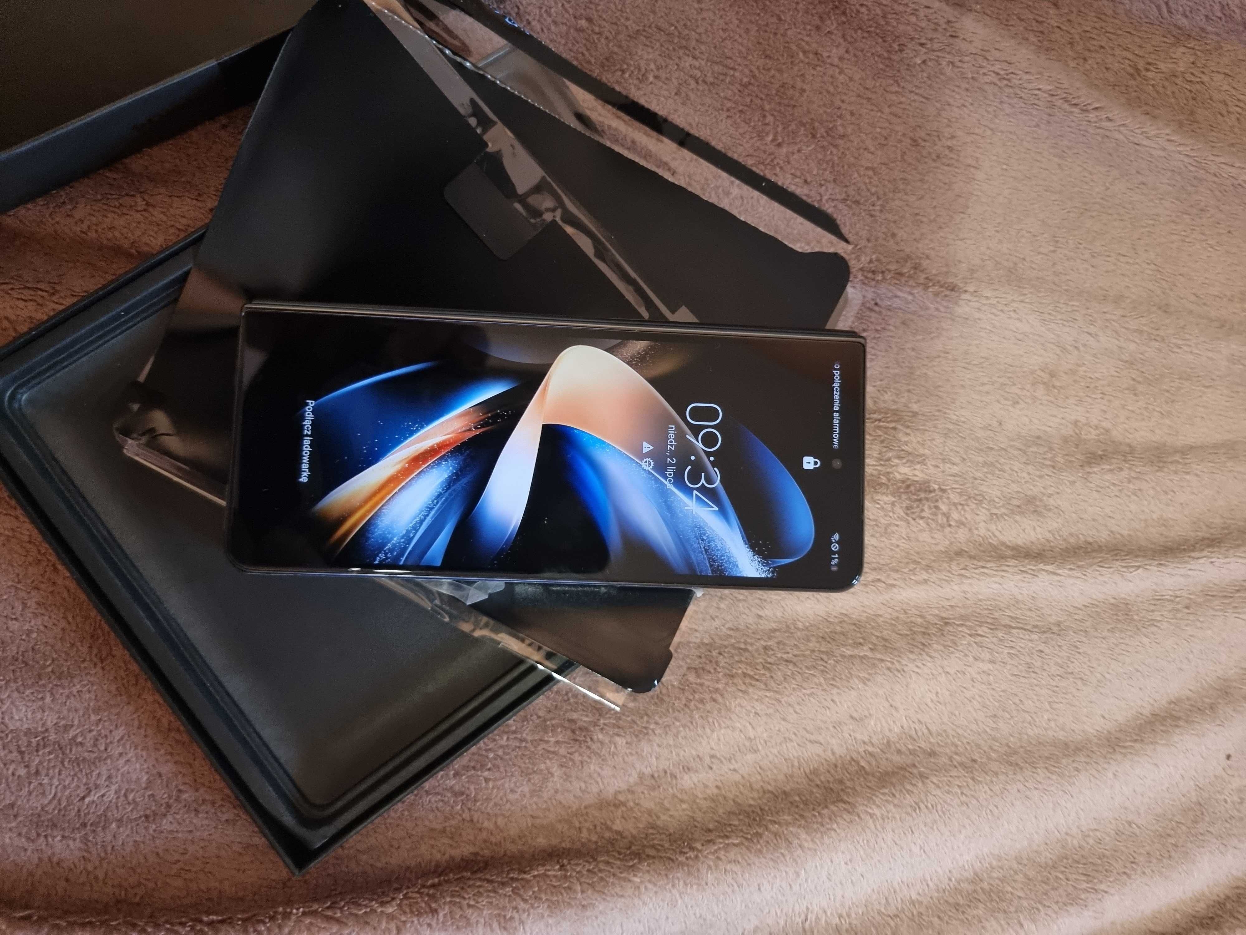 Smartfon Samsung Galaxy Z Fold4 czarny, Stan idealny.