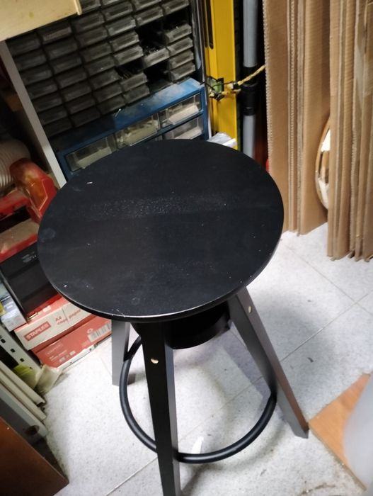 Banco com rosca ajustável em altura