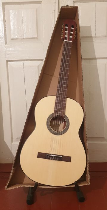 Акустические гитары  классические гитары