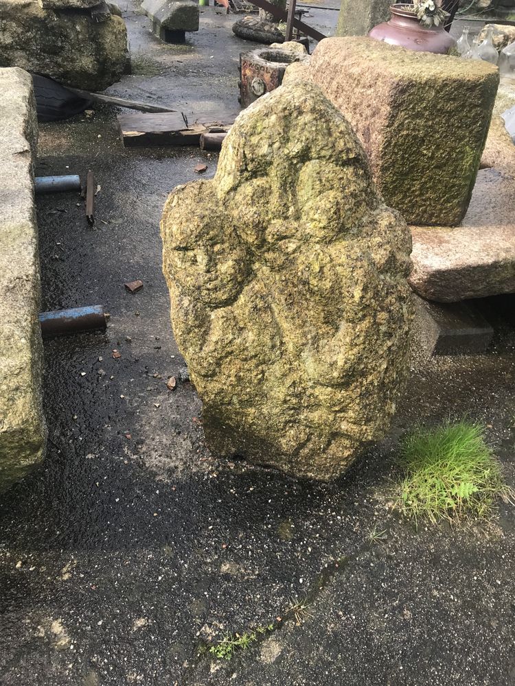 Imagem em pedra trabalhada