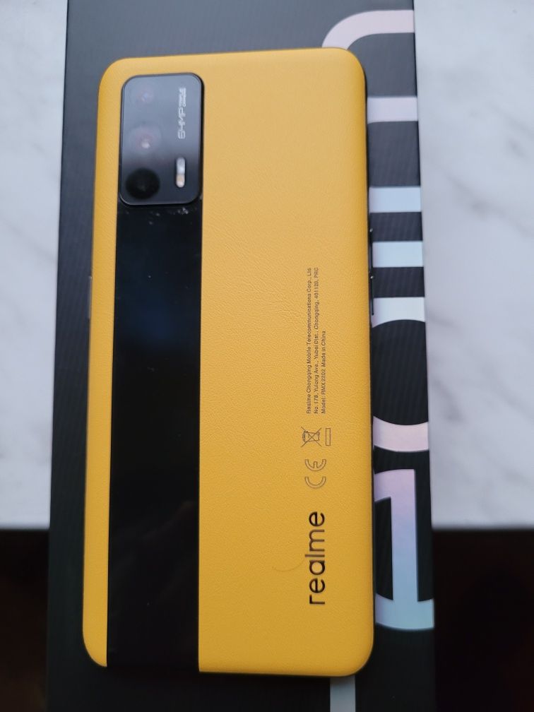 Realme GT 12/256 GB Racing Yellow.