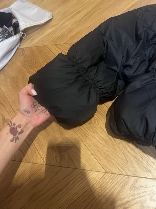 Жіноча тепла курта чорна