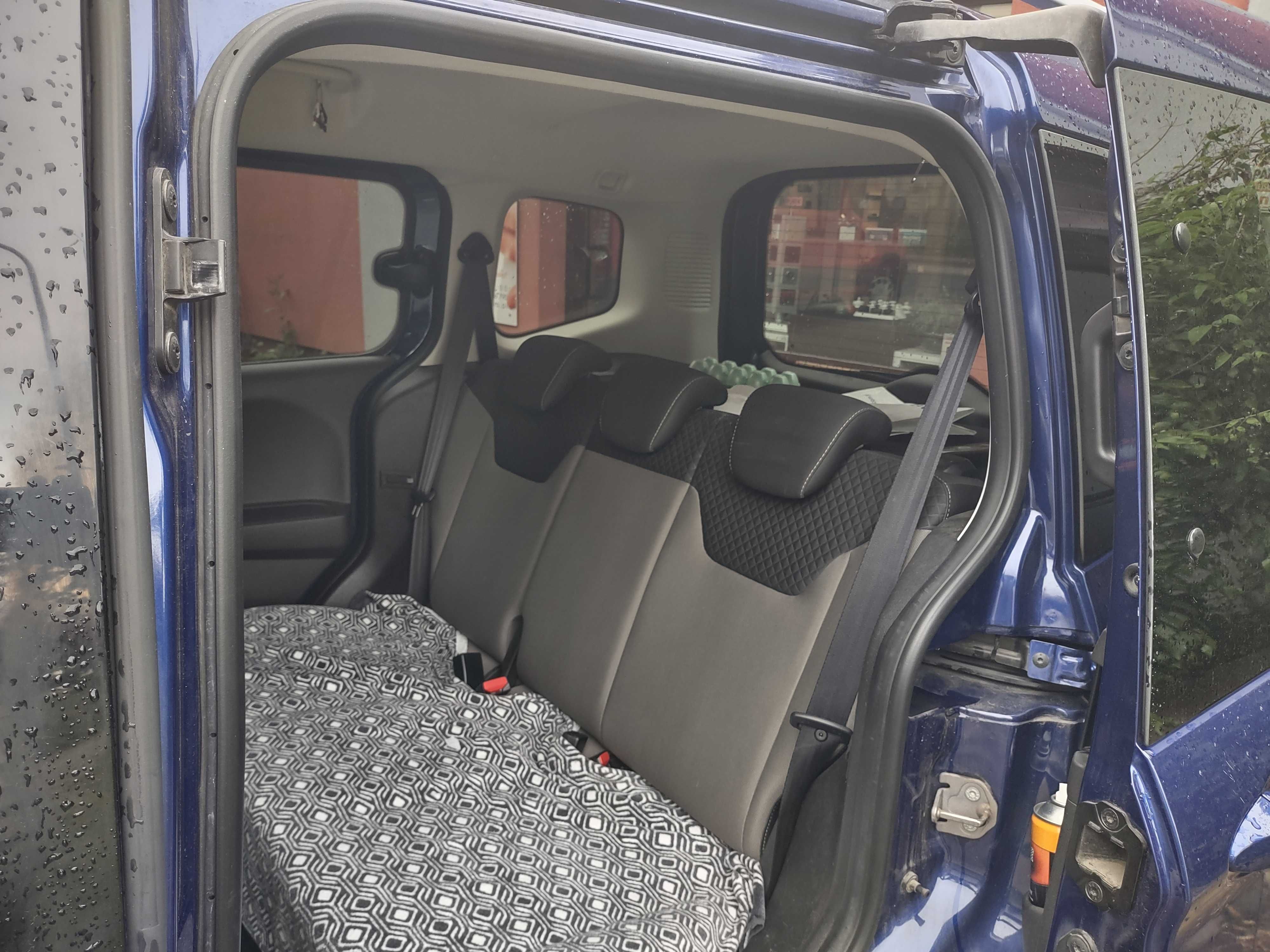 sprzedam samochód ford tourneo courier