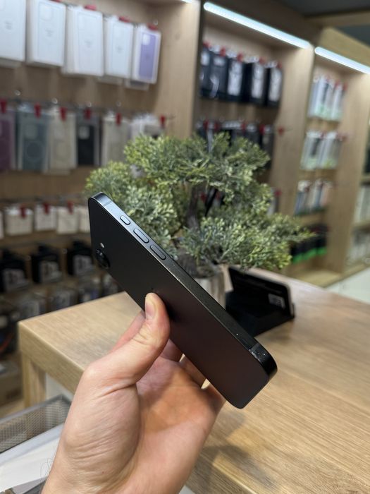 Б/у iPhone 16e 128Gb Black