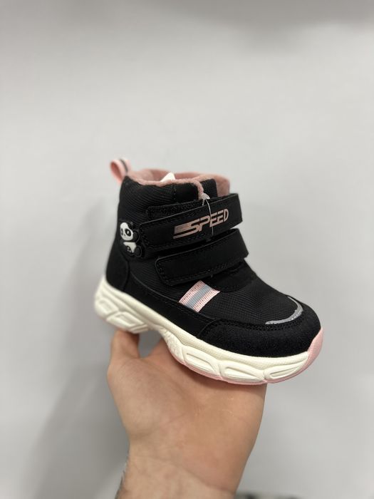 Черевики зимові на дівчинку 21-26, чорні на овчині ботинки, стильні